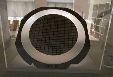 晶圓劃片環(huán)貴嗎-選對(duì)產(chǎn)品省20%成本「東虹鑫」