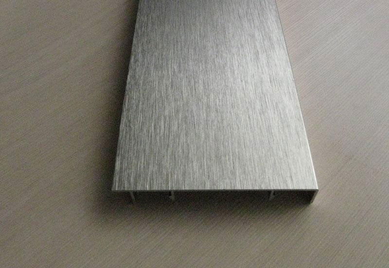 鋁盒表面拉絲實拍圖