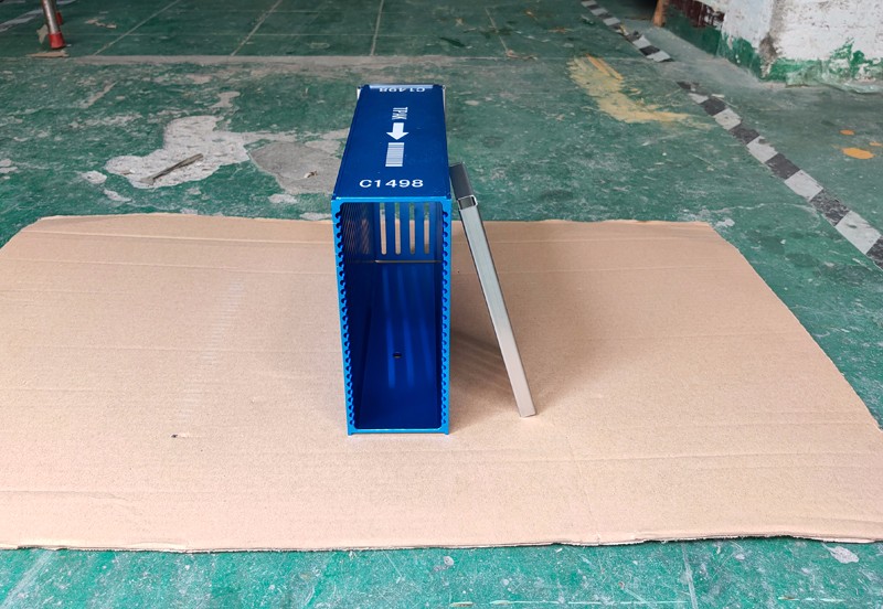 引線框架的料盒正面圖.jpg 引線框架的料盒正面圖.jpg