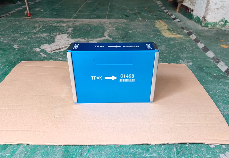 引線框架的料盒側(cè)面圖.jpg 引線框架的料盒側(cè)面圖.jpg