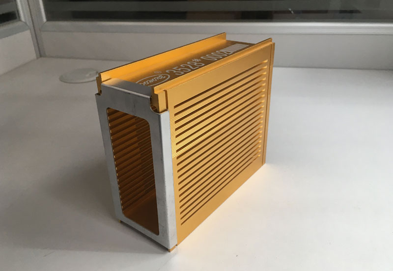 LED周轉(zhuǎn)鋁料盒側(cè)面圖.jpg LED周轉(zhuǎn)鋁料盒側(cè)面圖.jpg