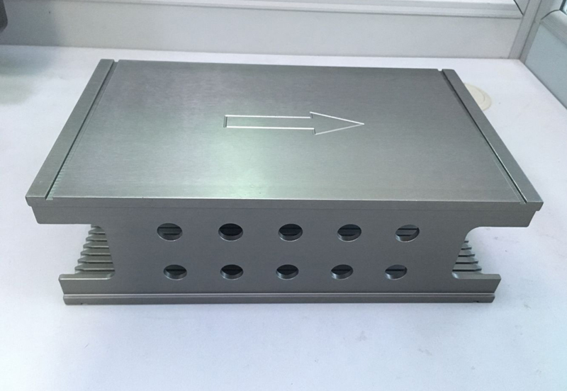 引線框耐高溫料盒側(cè)面圖.jpg 引線框耐高溫料盒側(cè)面圖.jpg